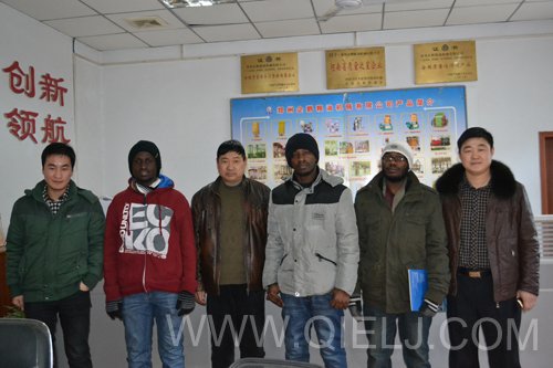 張經理和馬經理會見來自非洲的客戶(圖1) 張經理和馬經理會見來自非洲的客戶(圖1)